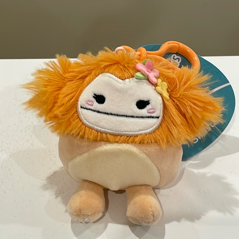 NWT 3.5” Shasta the Peach Bigfoot Squishmallow Clip